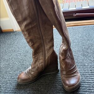 Distressed leather Wedge Boots